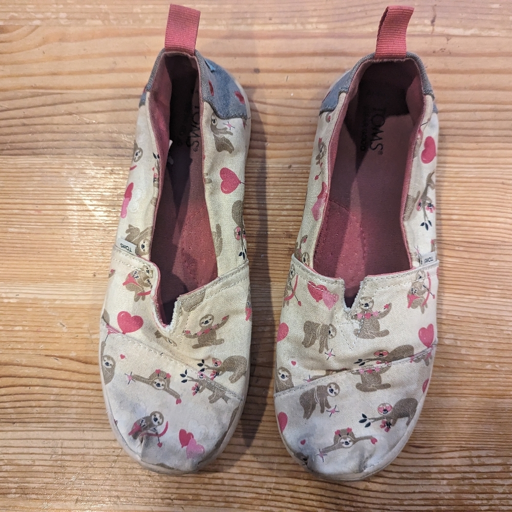 TOMS Kids Sloth Print Shoes - Pink and Gray